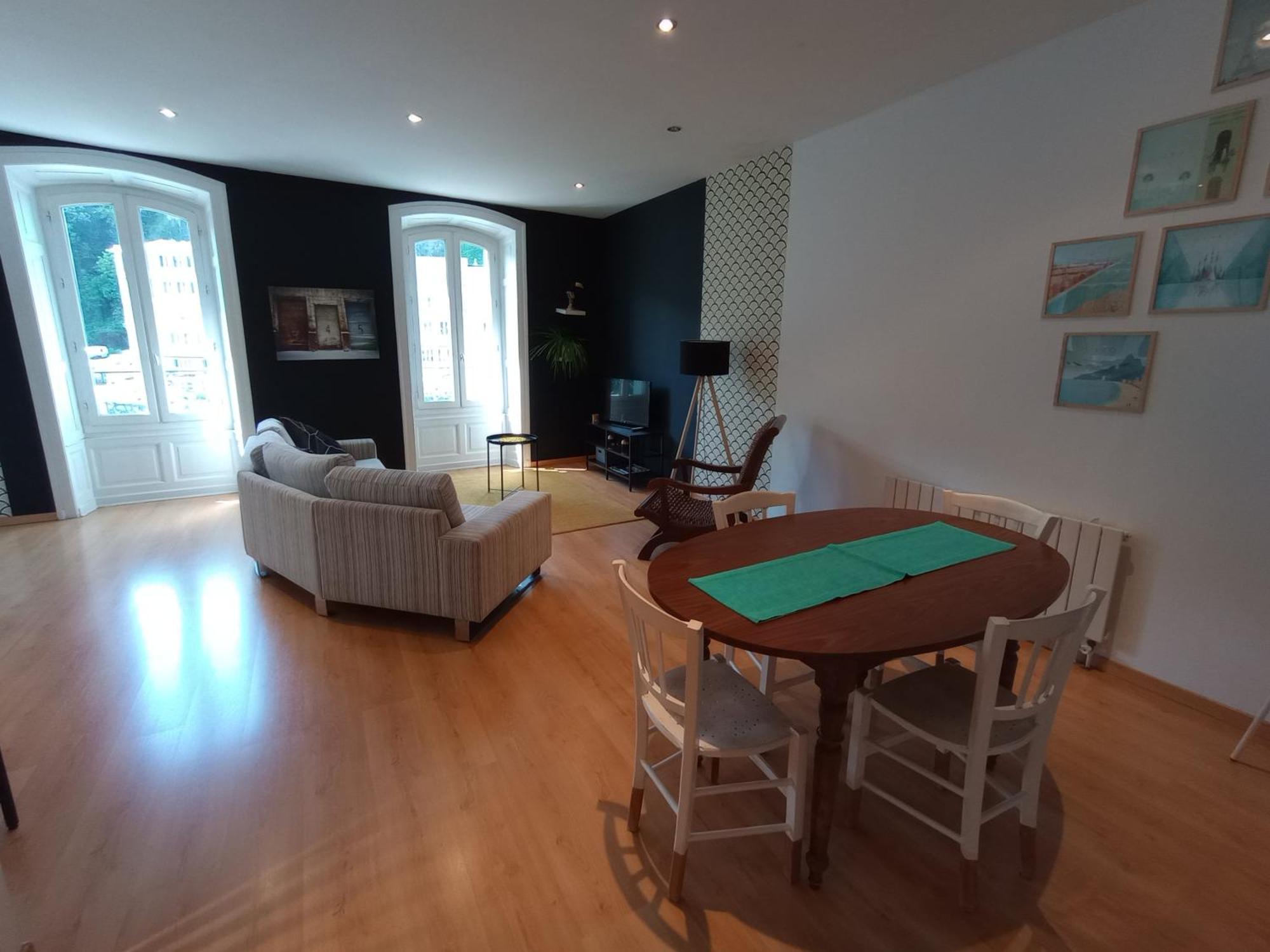 Tulle : Bel Appartement Lumineux En Centre Ville Exteriör bild