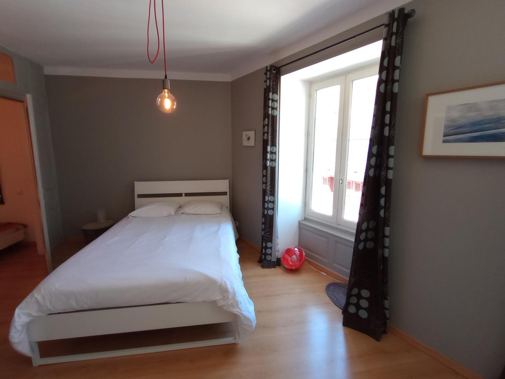 Tulle : Bel Appartement Lumineux En Centre Ville Exteriör bild
